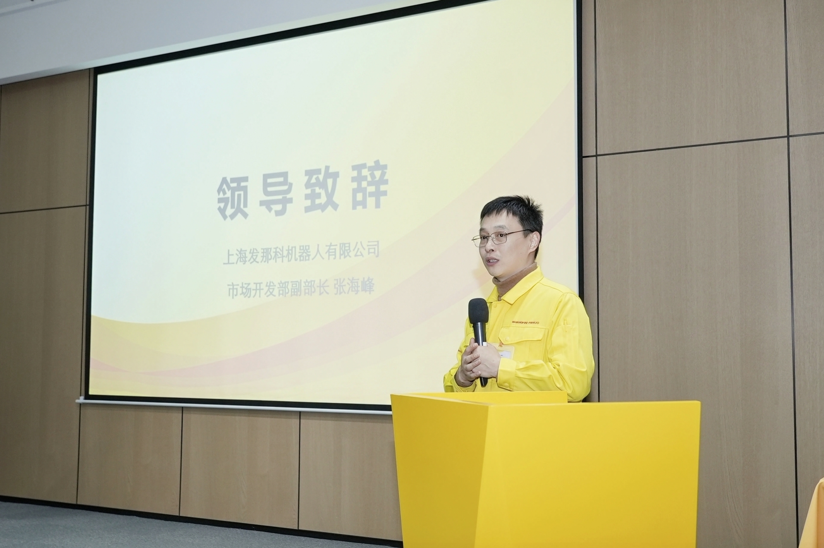 工业生产追求极致精准，“AI+工业机器人”应用尚在探索初期(图1)