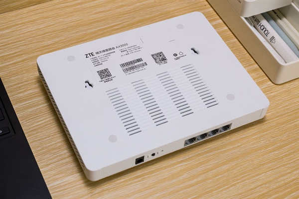 中兴晴天墙面路由器上手：新一代WiFi 6穿墙神器(图7)