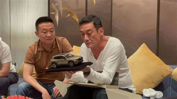 节目效果爆炸！马自达CX(图2)